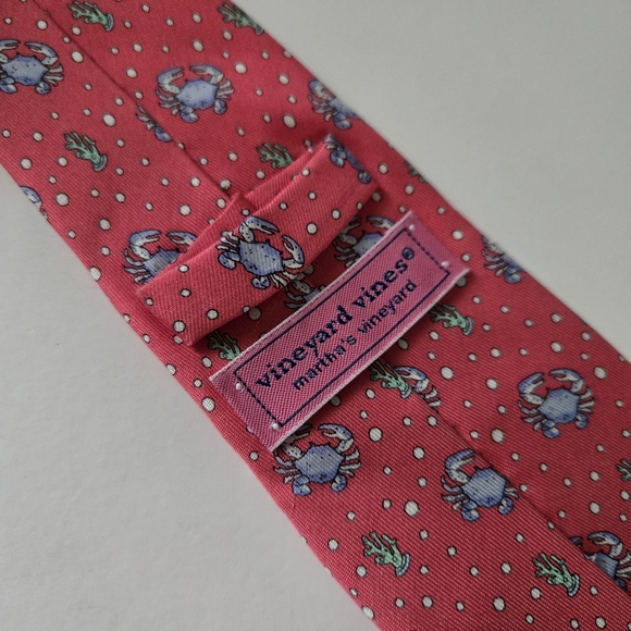 Vineyard Vines Crab Silk Tie - Picture 6 of 9